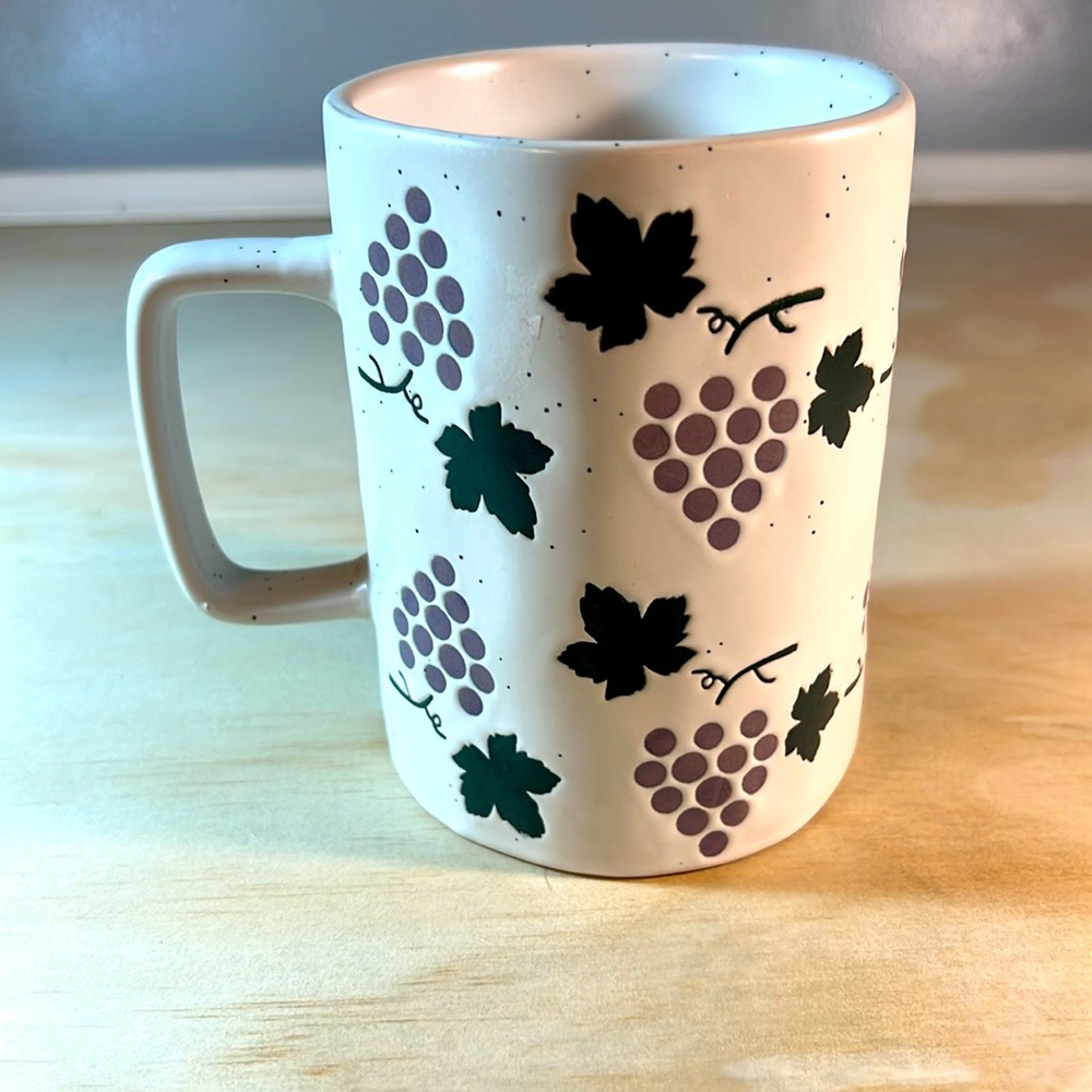 Grape Pattern Ceramic Mug - Picture 2 of 4